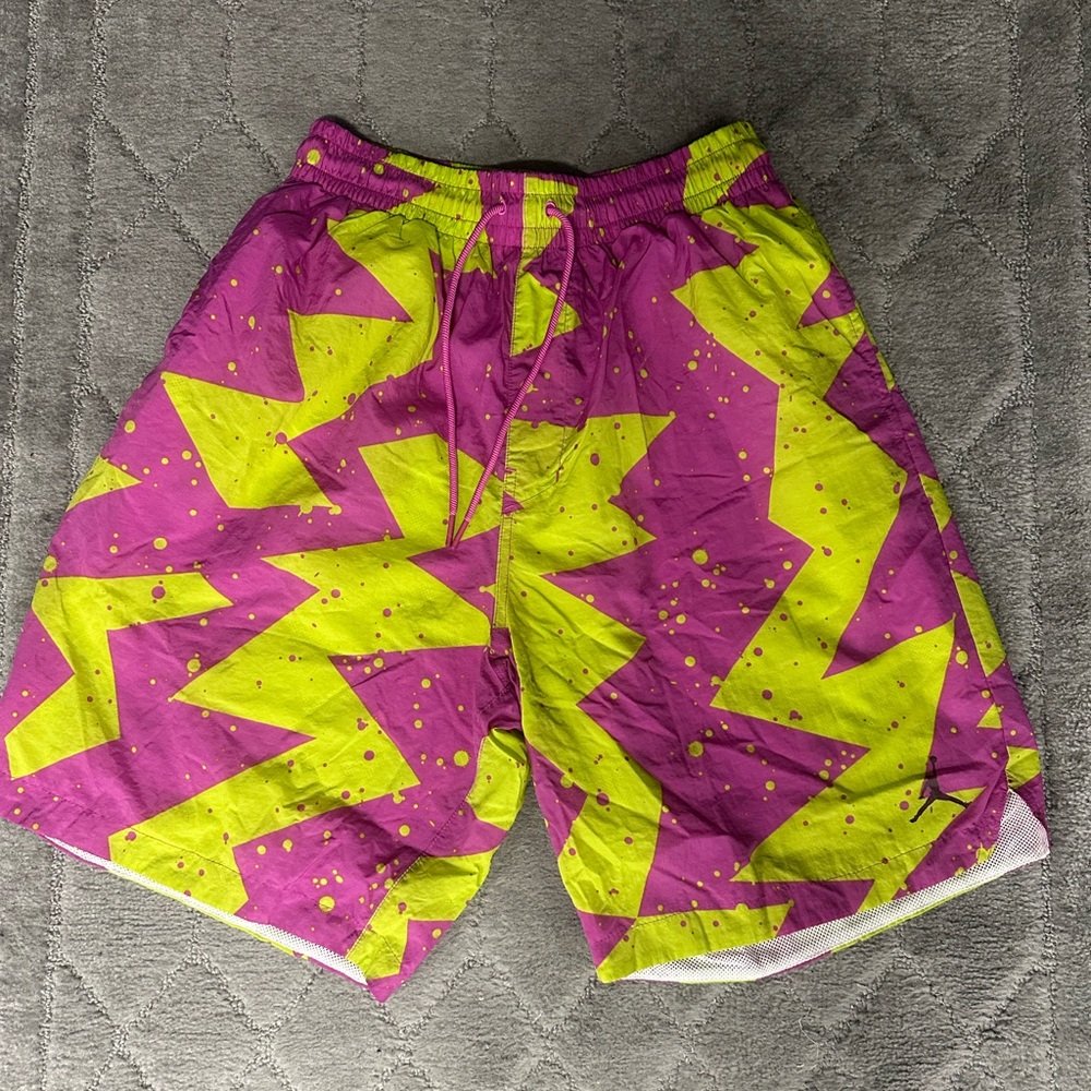 JORDAN Retro Poolside All Over Print Shorts sz Large Fuchsia Pink Cyber Green